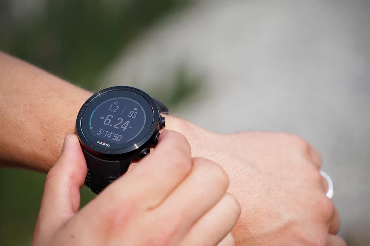 running watch with altimeter